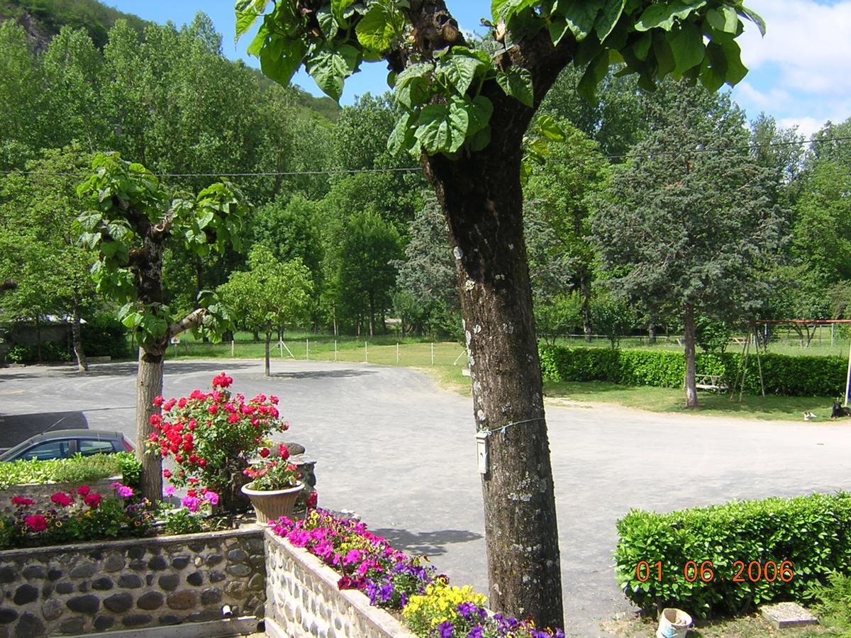 Le Relais De Boralde Hotel Espalion Exterior photo