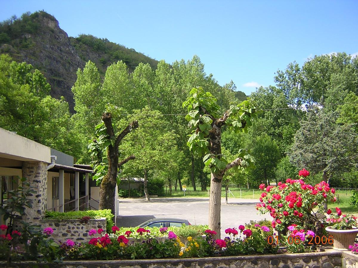 Le Relais De Boralde Hotel Espalion Exterior photo